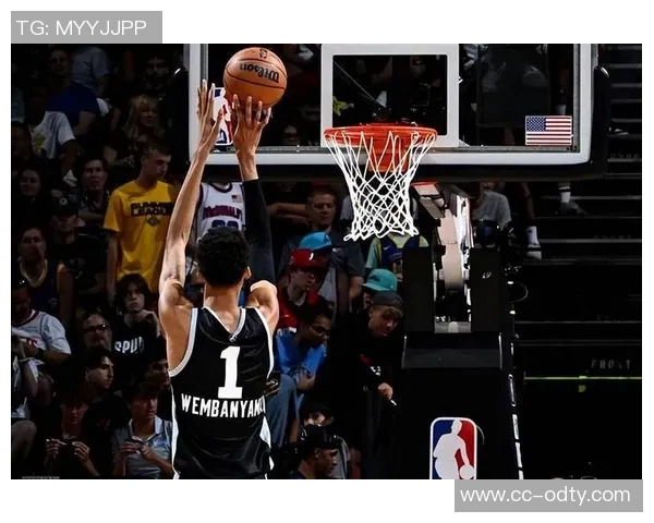 文班亚马半场替补表现稳健11分钟内贡献7分4板正负值1展现潜力 文班亚马半场替补表现稳健11分钟内贡献7分4板正负值1展现潜力